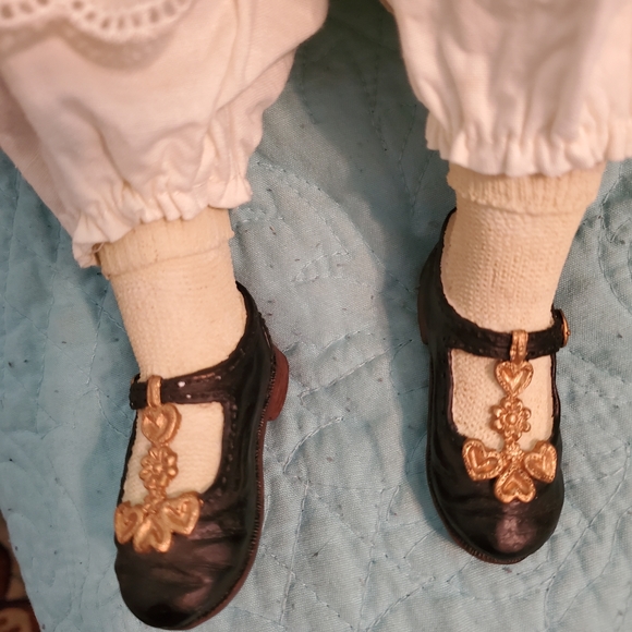 The BOYD'S COLLECTION Doll - Picture 9 of 12